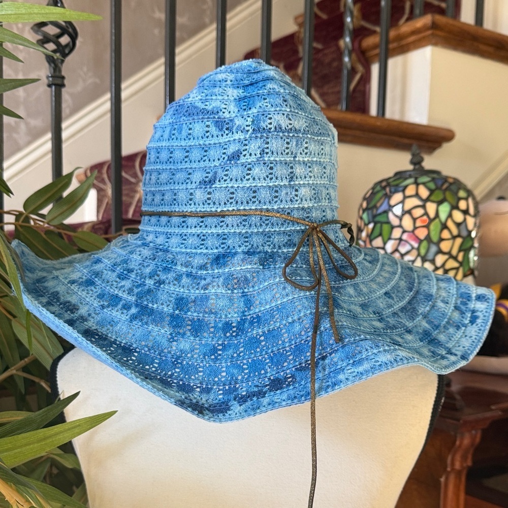 TART ladies, tie-dyed floppy hat very good condition - Picture 2 of 10